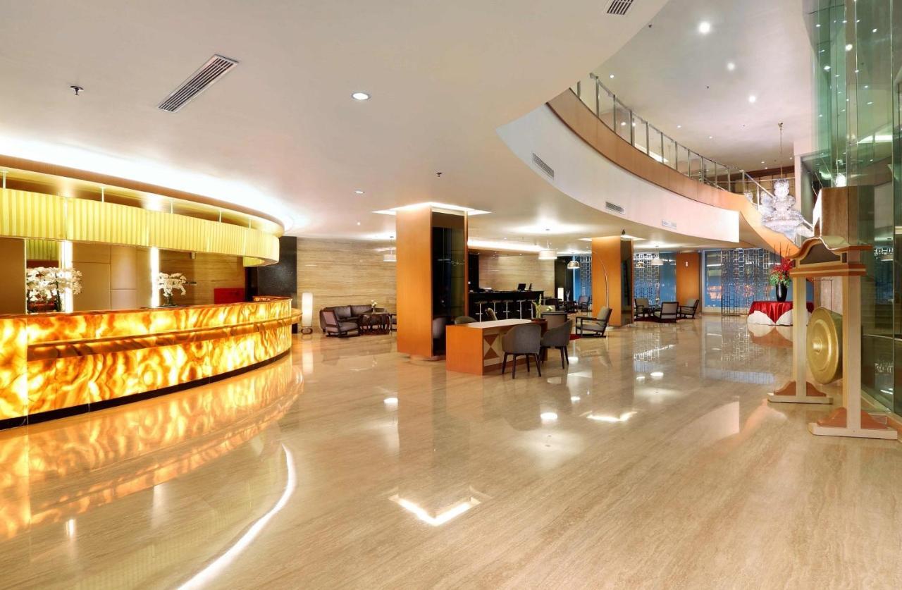 Golden City Hotel And Convention Center - Chse Certified Semarang Zewnętrze zdjęcie